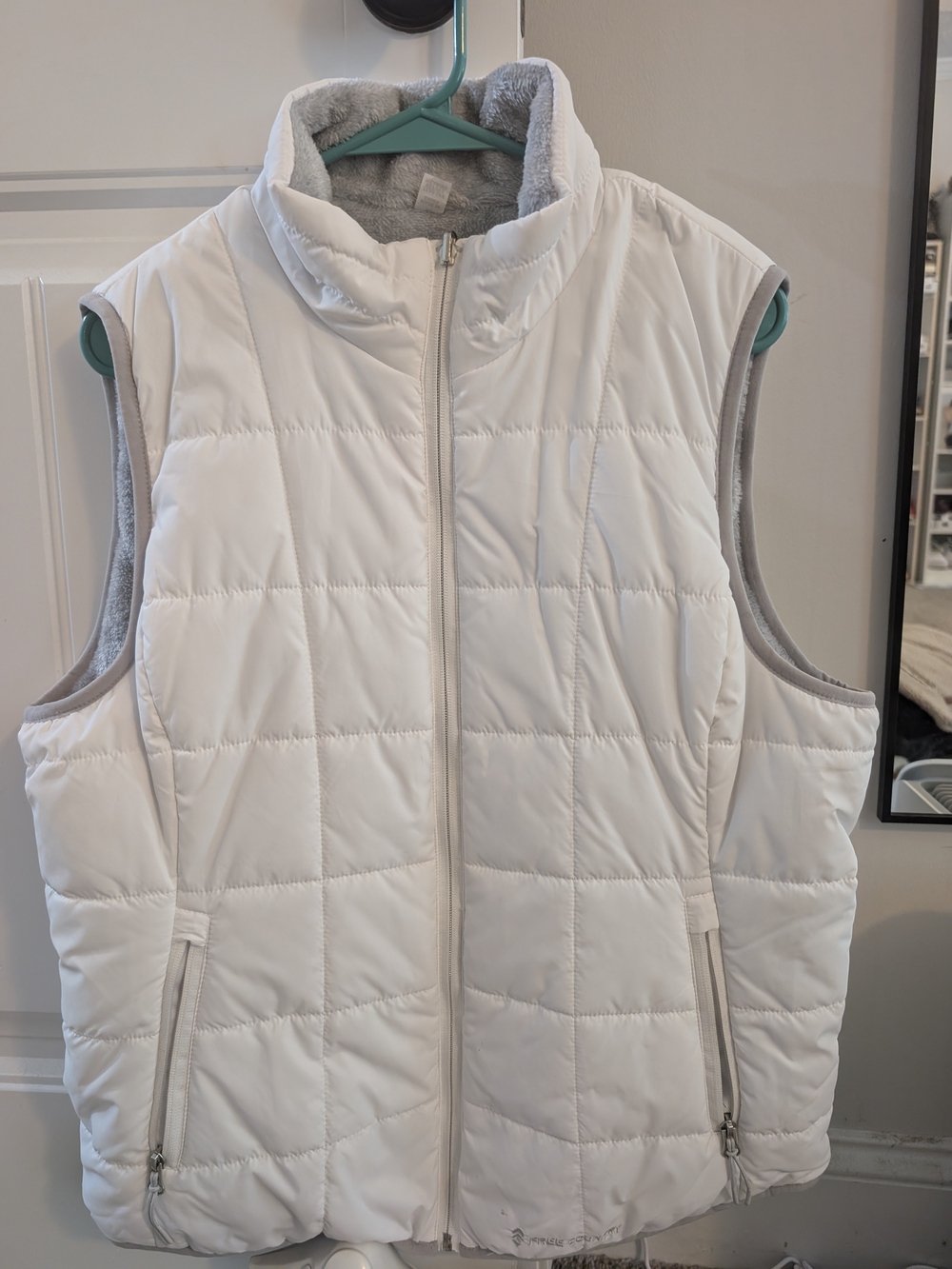 Free Country White Quilted Puffer Vest with Gray Trim